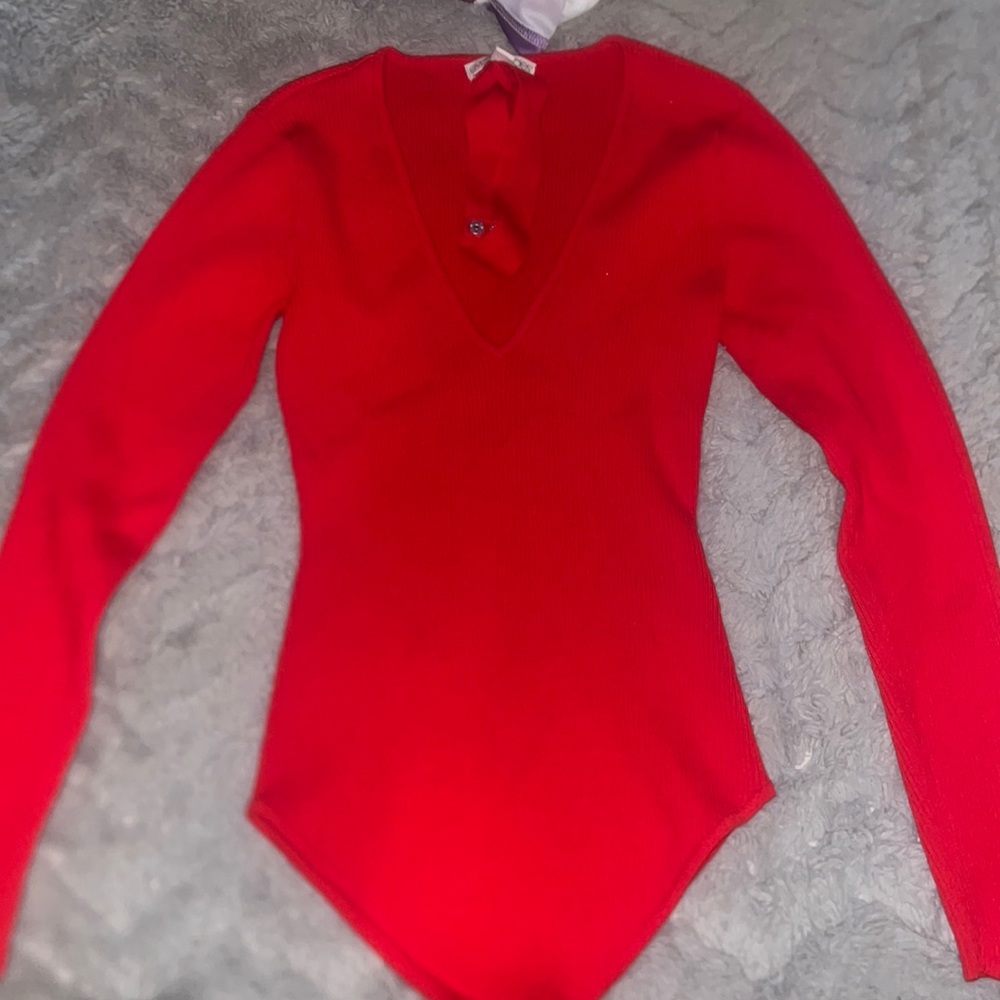 New York and Company Eva Mendez red ribbed V-neck bodysuit with choker